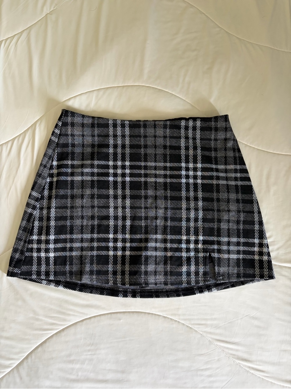 American Eagle Black and Gray Plaid Mini Skort
